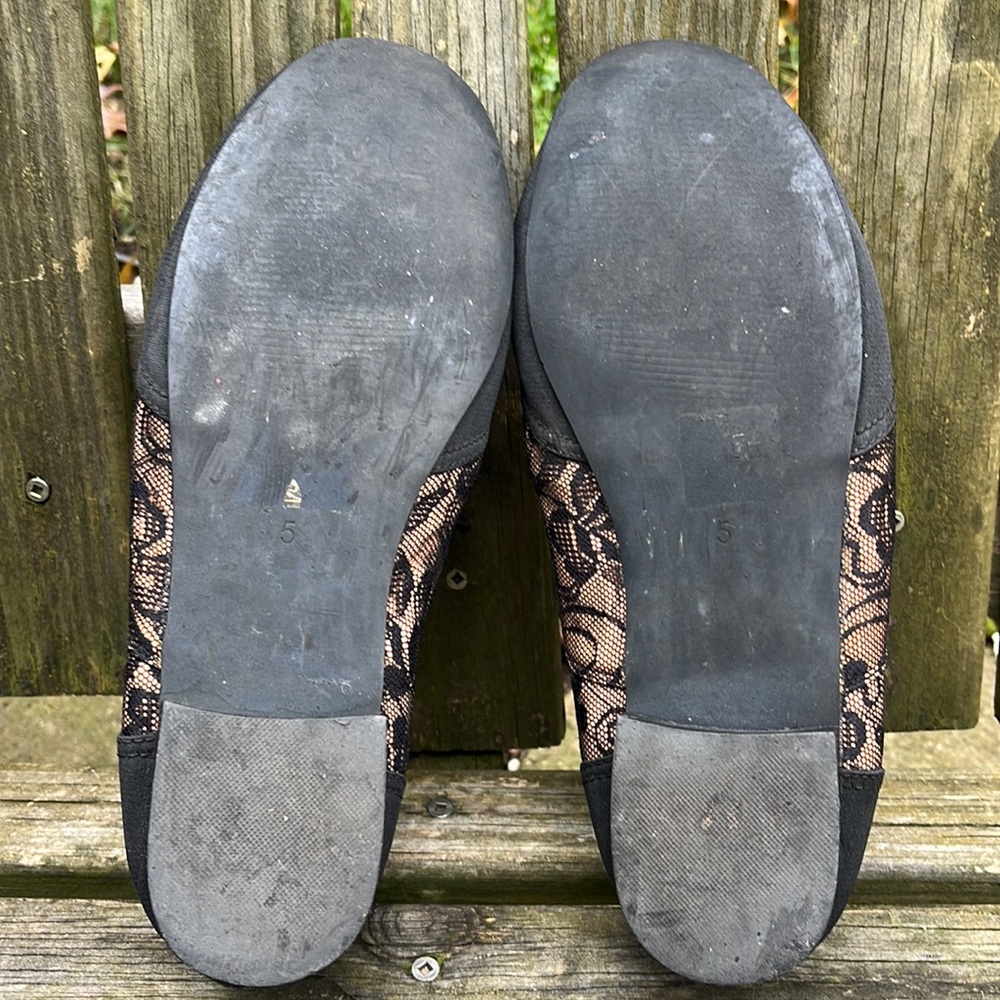 Womens Black and Beige Lace-Overlay Flats - originally purchased in UK - Picture 4 of 10